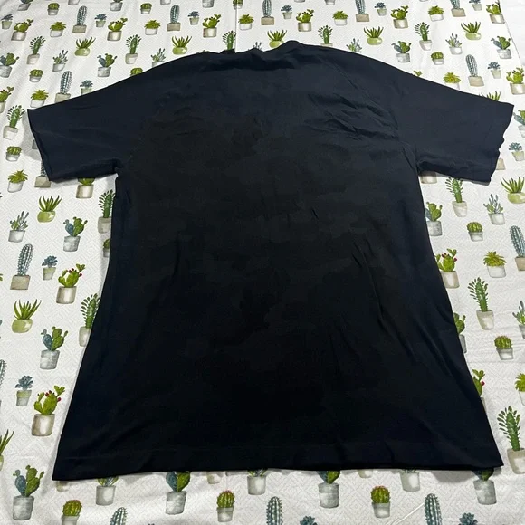 Fabletics Men’s Short Sleeve Shirt Black Camo Print XXL - Picture 10 of 11